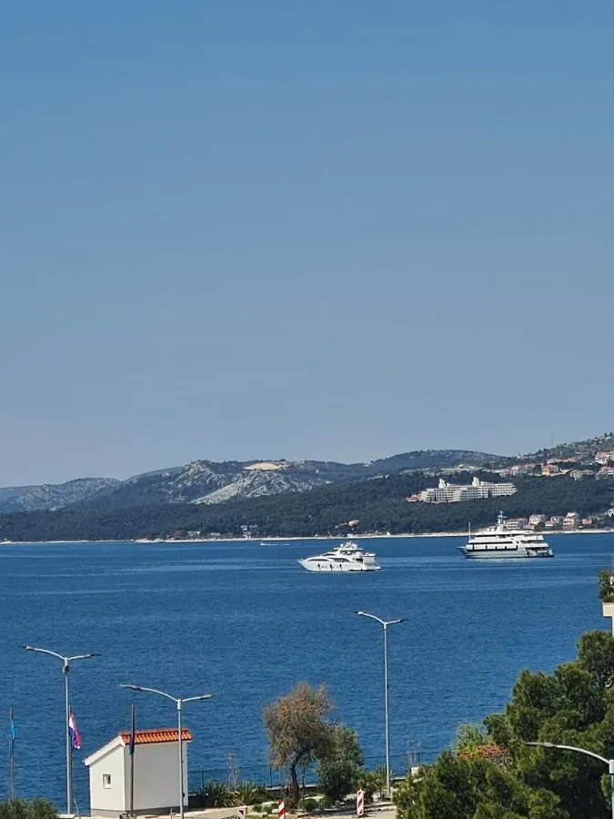 Modern Apartment Near The Sea-Mise Trogir 0*,  Croatia