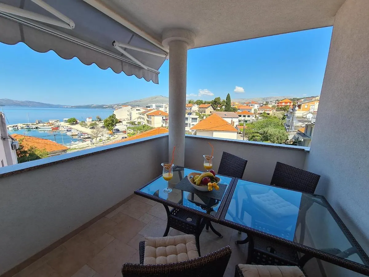 Modern Apartment Near The Sea-Mise Trogir
