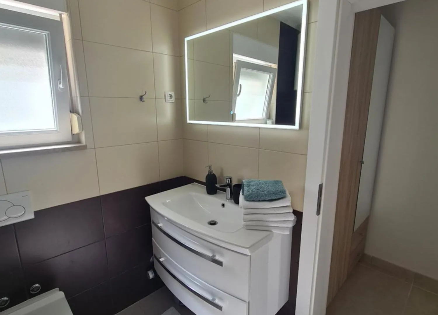 Modern Apartment Near The Sea-Mise Trogir Croatia