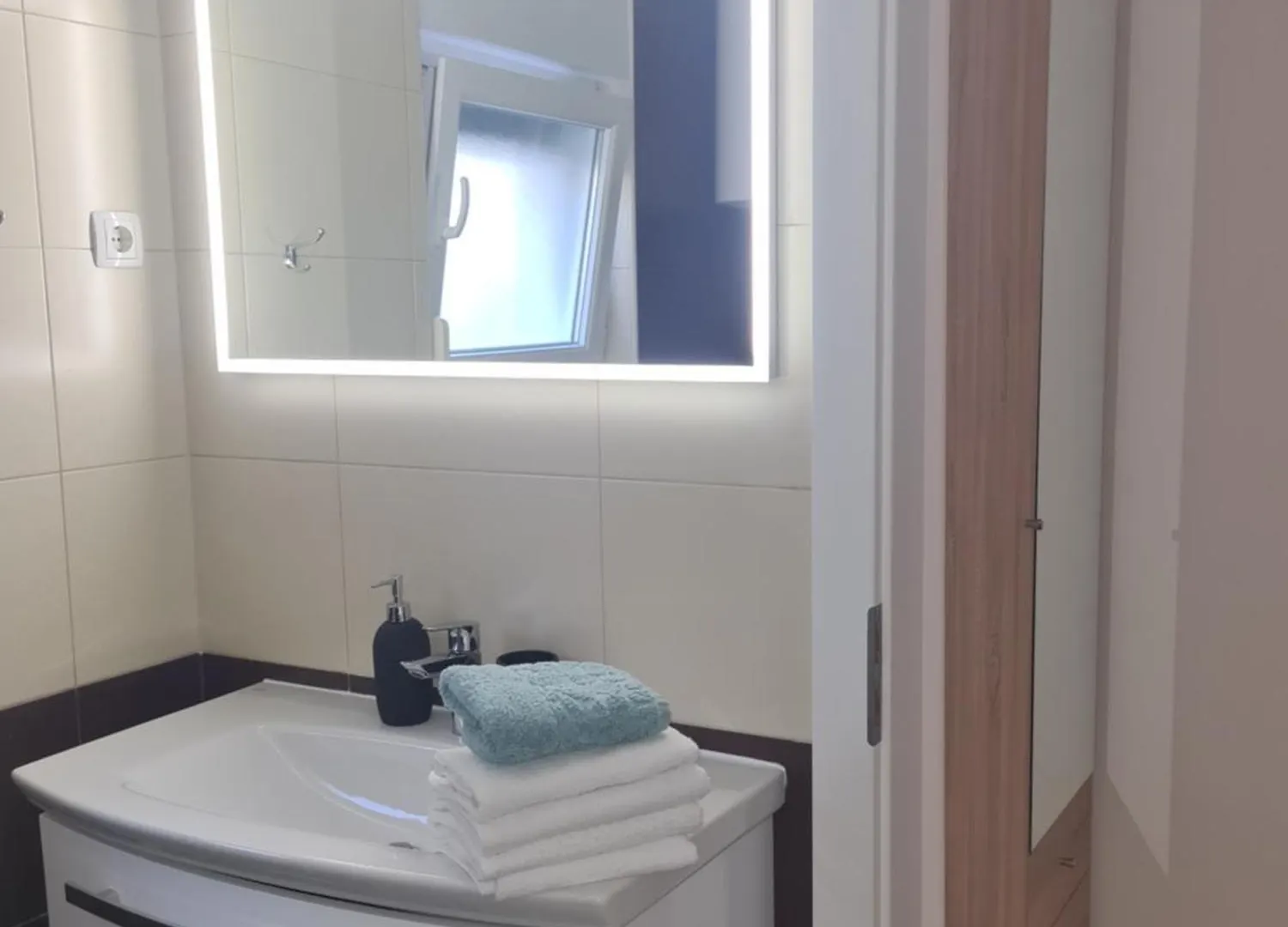 Modern Apartment Near The Sea-Mise Trogir