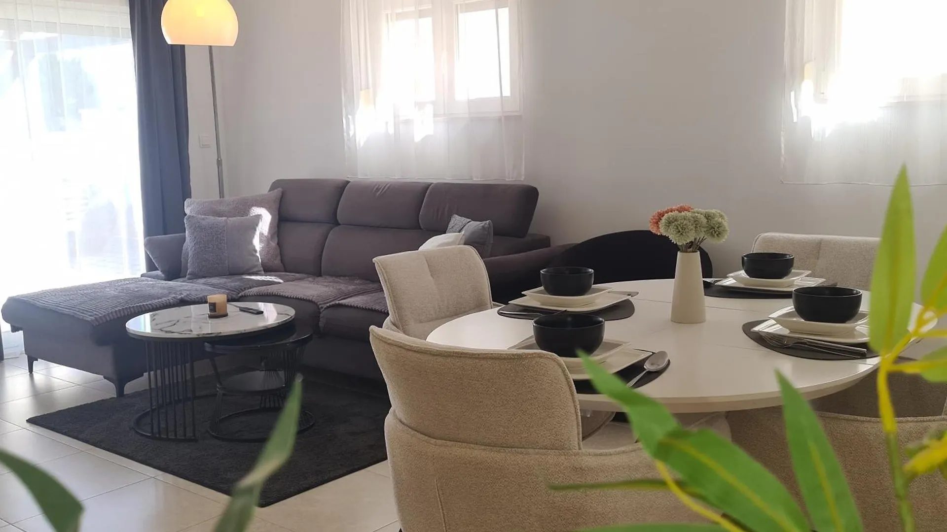 Modern Apartment Near The Sea-Mise Trogir Croatia