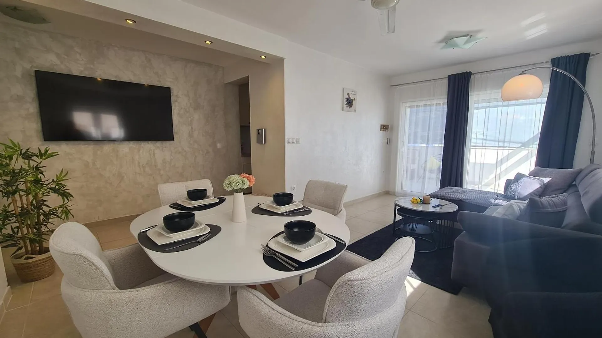 Modern Apartment Near The Sea-Mise Trogir